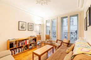 GuestReady - Superb Appt près du Pathéon